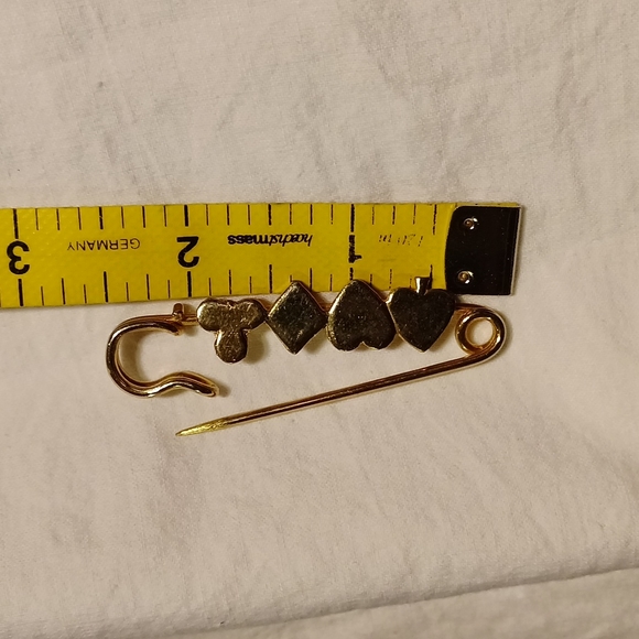 Card suit pin Spades♠️ Heart♥️ Diamond♦️ Club♣️ - Picture 5 of 5